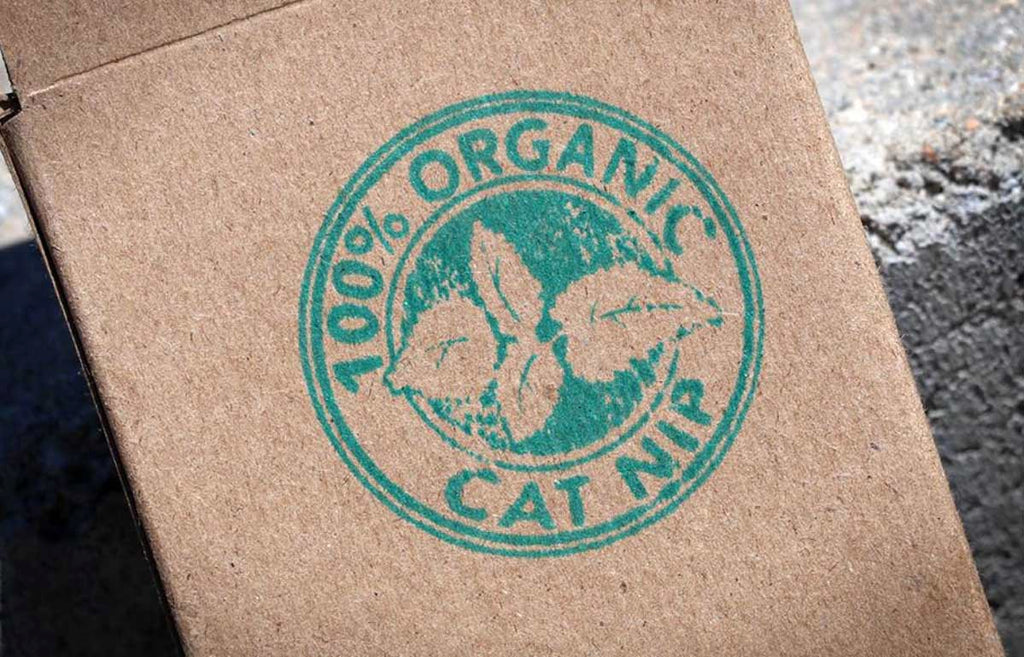 100% Organic stem on back of Skinny Pete's Three Piece Gourmet Catnip gift set.